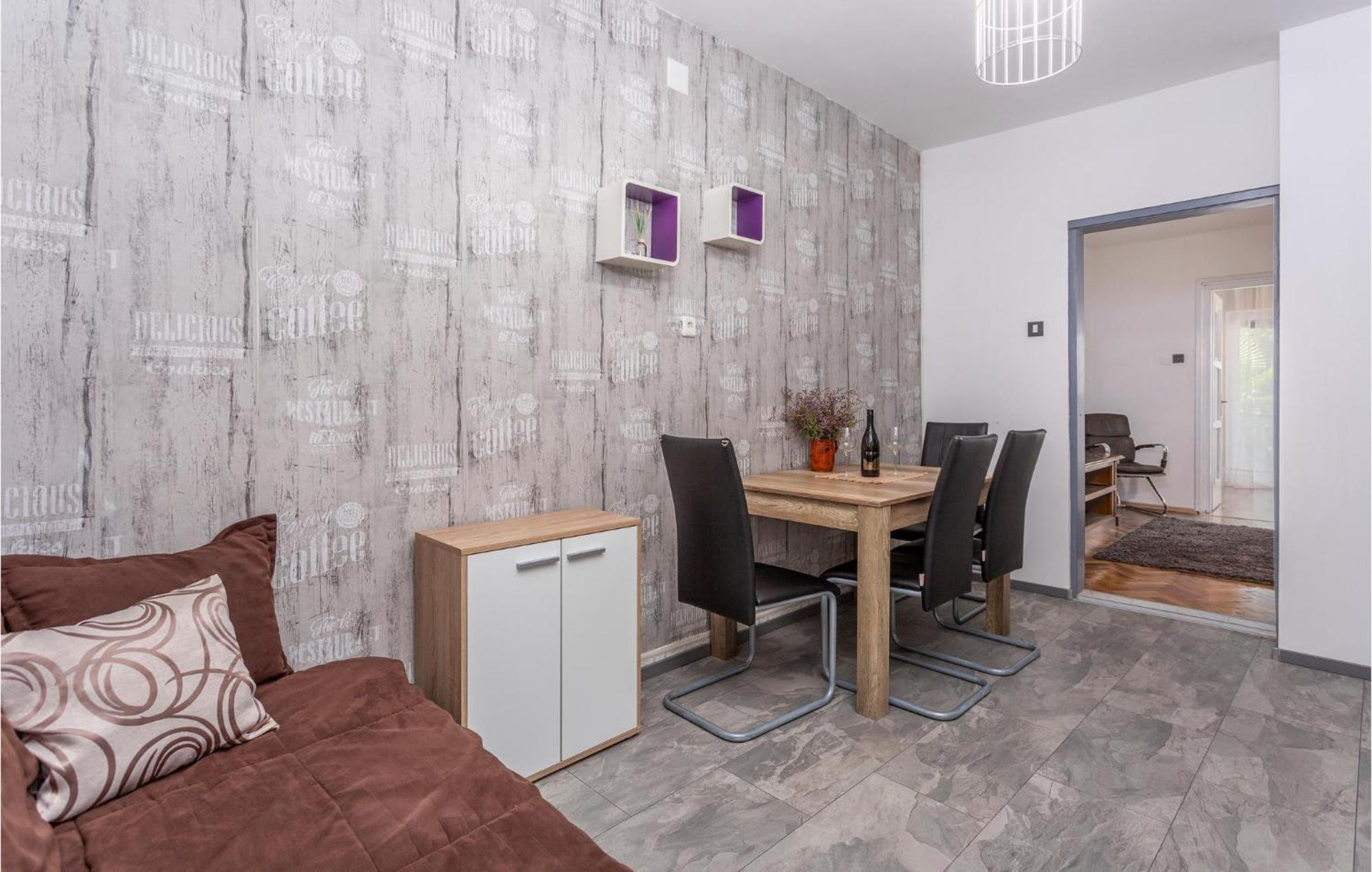 Stunning Apartment In Malinska With Kitchen Bagian luar foto